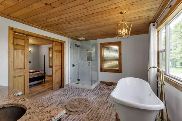 8275 Feddick RD, Hamburg, NY 14075