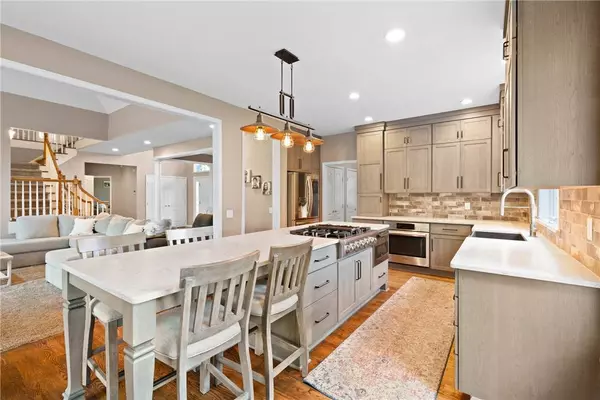 22 Orange Tree CIR, Rochester, NY 14624