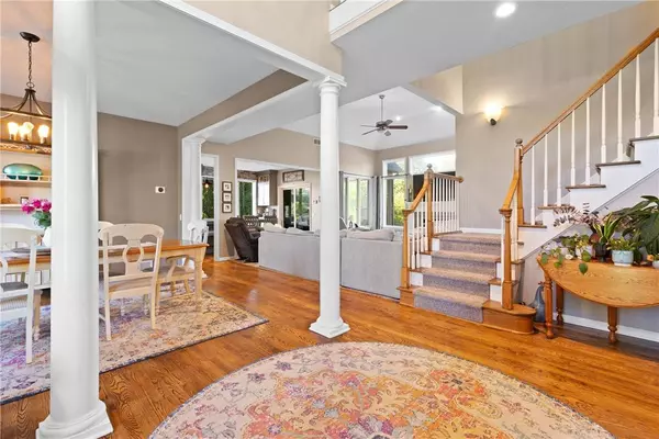 22 Orange Tree CIR, Rochester, NY 14624