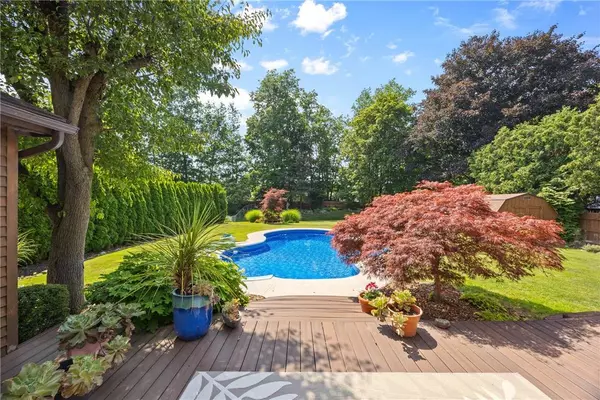 59 Pearson LN, Rochester, NY 14612