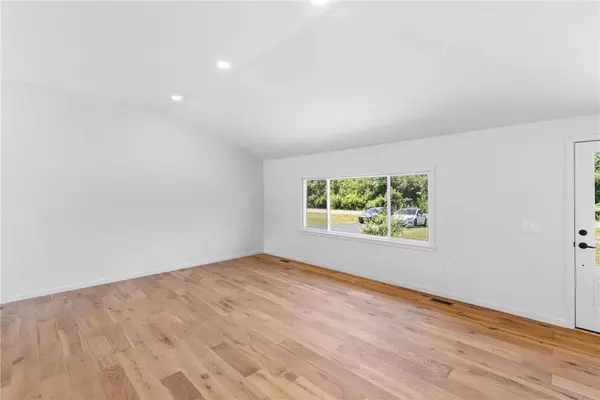 76 Summer Sky DR, Rochester, NY 14623