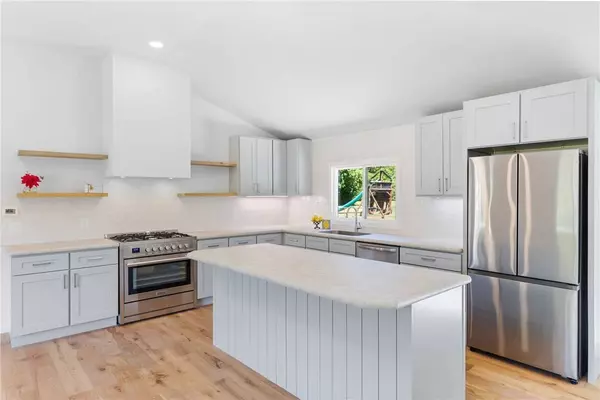 76 Summer Sky DR, Rochester, NY 14623