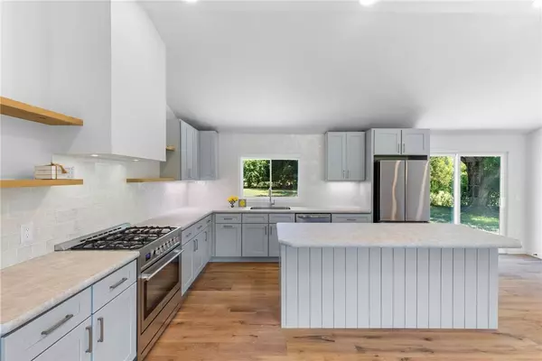 76 Summer Sky DR, Rochester, NY 14623