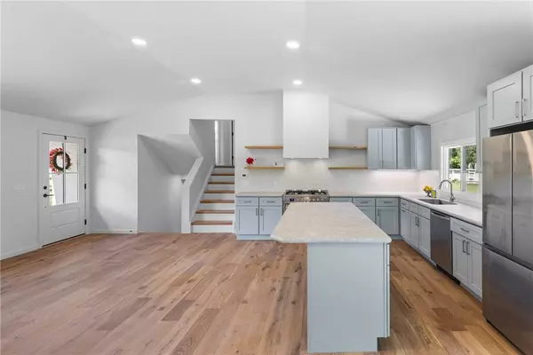 76 Summer Sky DR, Rochester, NY 14623