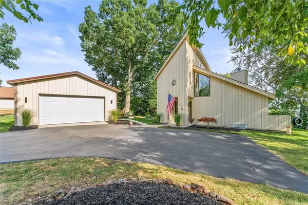 369 Lowden Point RD, Rochester, NY 14612