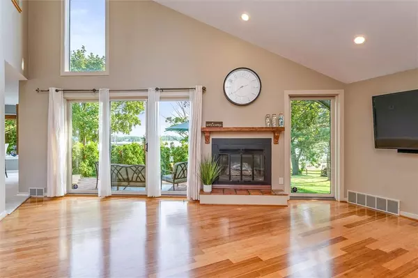 369 Lowden Point RD, Rochester, NY 14612