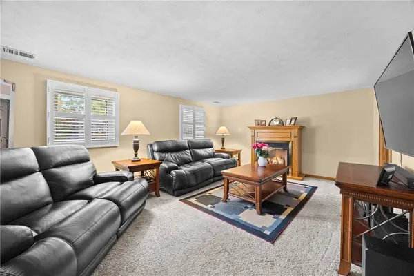 11 Battle Green DR, Rochester, NY 14624