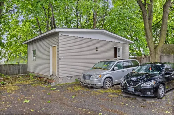 18 Bauer ST, Rochester, NY 14606