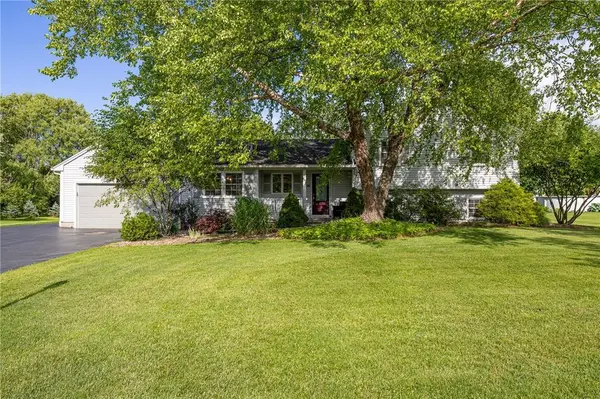 5766 Coppersmith TRL, Ontario, NY 14519