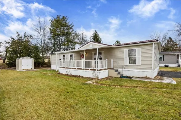31 Picture Book Park, West Bloomfield, NY 14585