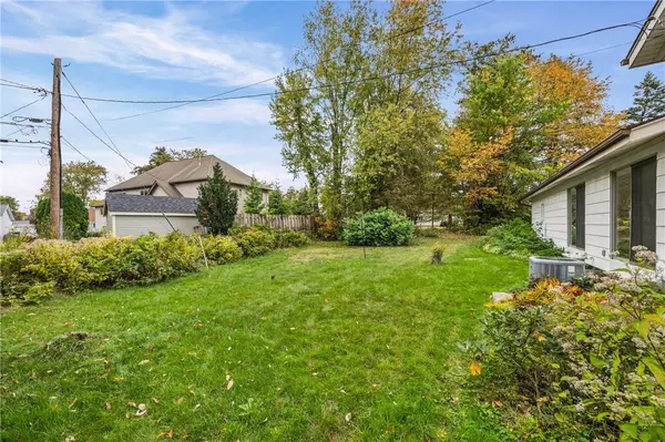 525 Fox Meadow RD, Rochester, NY 14626