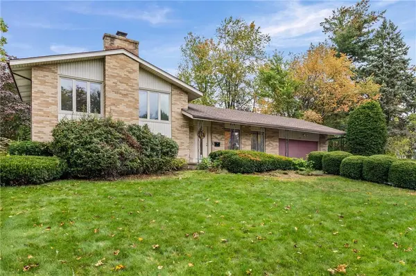525 Fox Meadow RD, Rochester, NY 14626