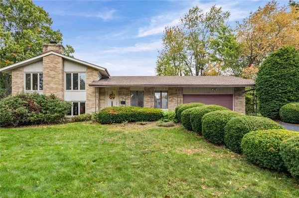 525 Fox Meadow RD, Rochester, NY 14626