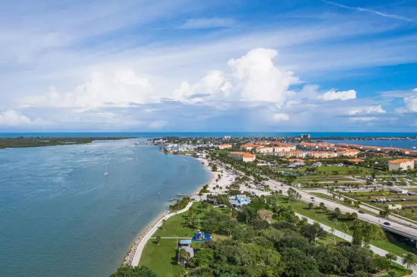 The Beauty of Waterfront Living: Lifestyle, Luxury & Possibility
