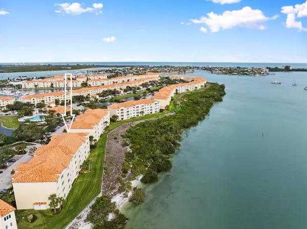 29 Harbour Isle DR 203, Fort Pierce, FL 34949