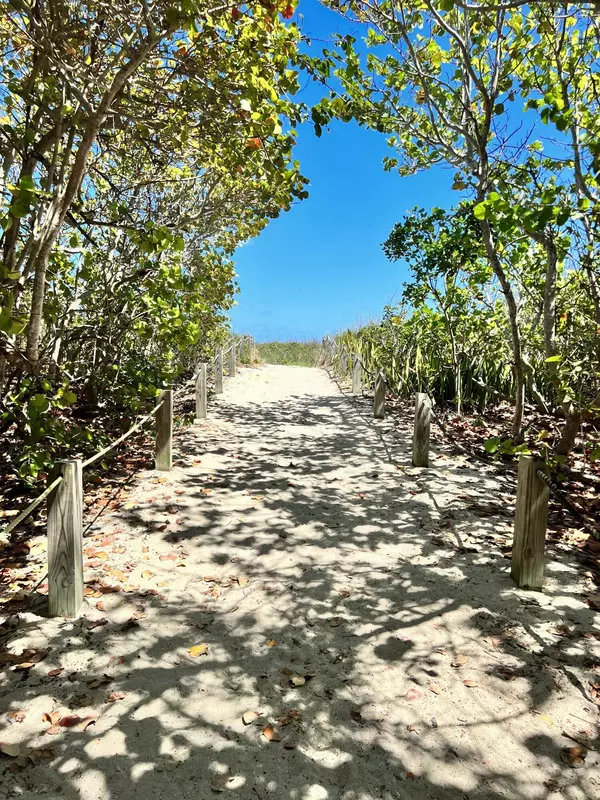 3216 S Lakeview CIR 5205, Hutchinson Island, FL 34949