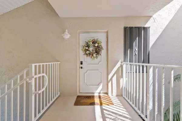 3212 S Lakeview CIR 10-205, Fort Pierce, FL 34949