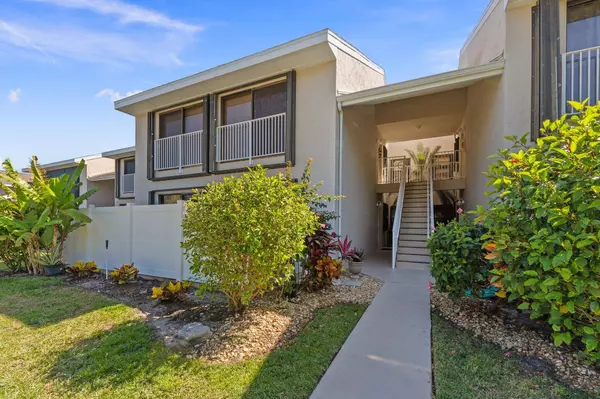 3212 S Lakeview CIR 10-205, Fort Pierce, FL 34949