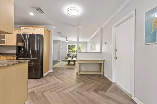 7907 Lakeside WAY, Fort Pierce, FL 34951