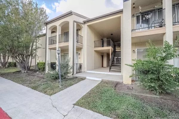 8702 Village Dr UNIT 1005, San Antonio, TX 78217