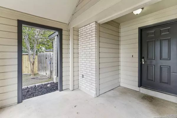 7708 Brunning Ct, Live Oak, TX 78233