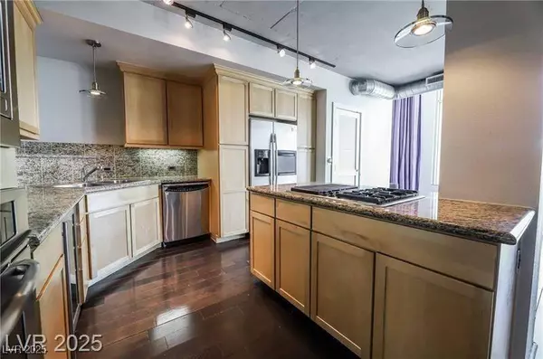360 E Desert Inn RD #807, Las Vegas, NV 89109