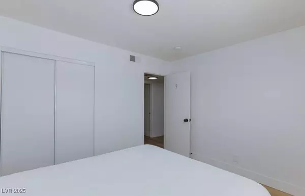 4242 Tarkin AVE, Las Vegas, NV 89120