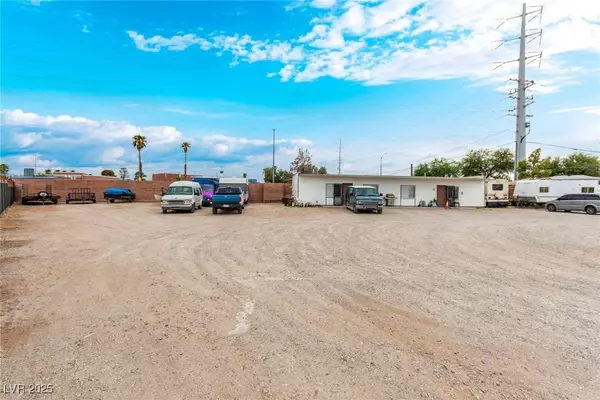 1713 Ophir DR, Las Vegas, NV 89106