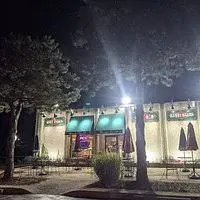 feature image of Top 5 Sit-Down Restaurants in Shorewood, IL for Dinner and Why