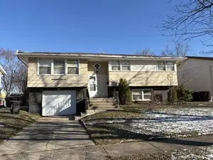 3510 Chestnut Dr, Hazel Crest, IL 60429-1045