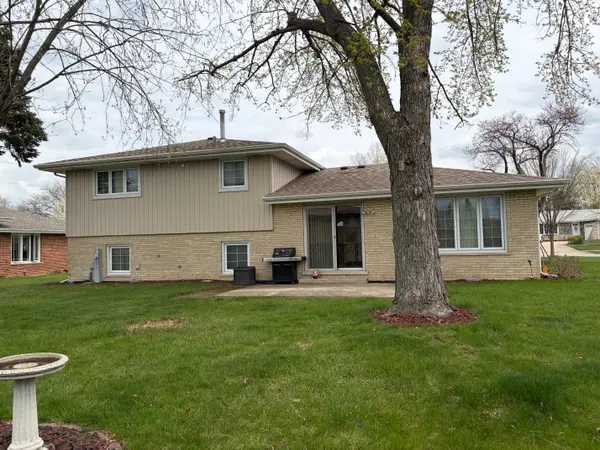 14044 Terry Dr, Orland Park, IL 60462-2234