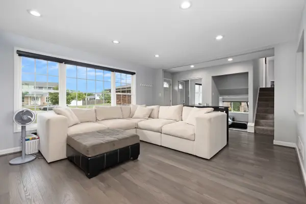 16809 Creekside Ave, Tinley Park, IL 60487-2237