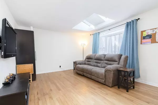 128 Grove CT, Bolingbrook, IL 60440