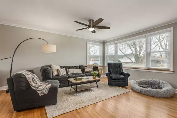 2135 Hull Avenue, Westchester, IL 60154