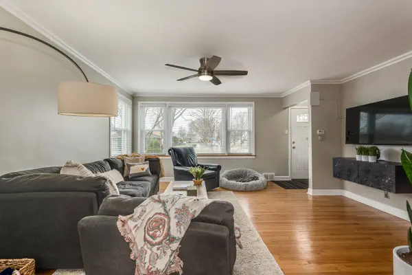 2135 Hull AVE, Westchester, IL 60154