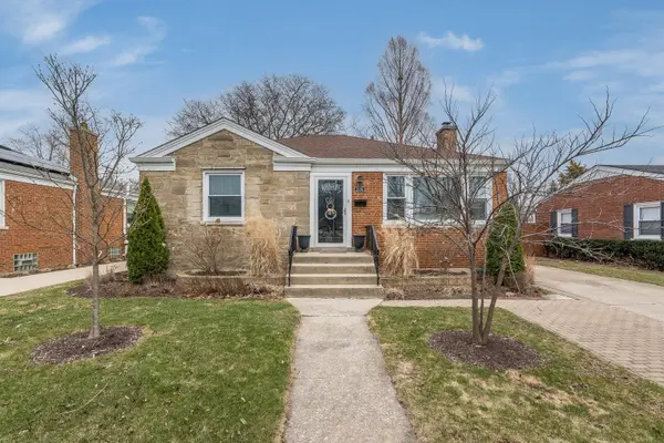 2135 Hull AVE, Westchester, IL 60154