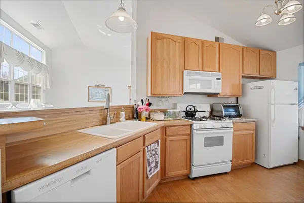 2427 Sheehan Drive #203, Naperville, IL 60564