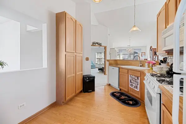 2427 Sheehan Drive #203, Naperville, IL 60564