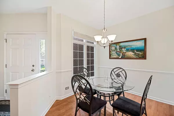 148 Roundtree Court, Bloomingdale, IL 60108