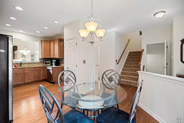 148 Roundtree Court, Bloomingdale, IL 60108