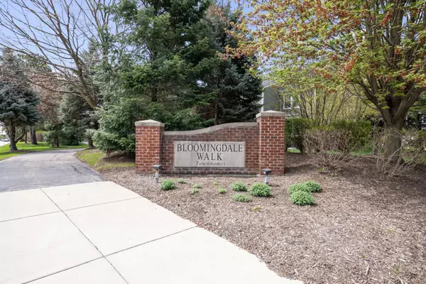 148 Roundtree Court, Bloomingdale, IL 60108