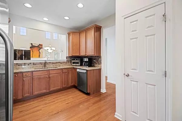 148 Roundtree Court, Bloomingdale, IL 60108