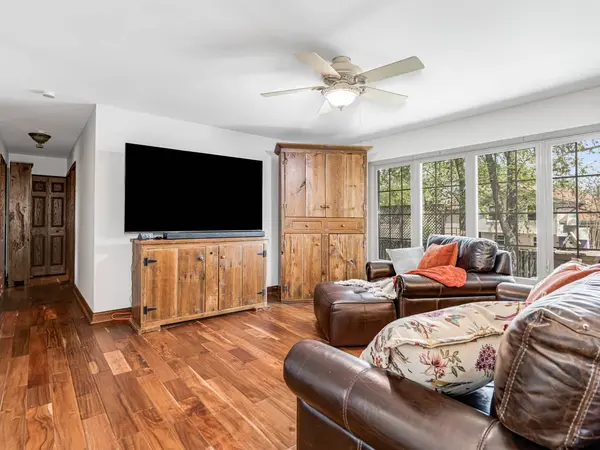 302 Delaware Drive, Bolingbrook, IL 60440