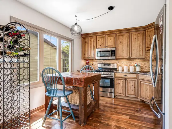 302 Delaware Drive, Bolingbrook, IL 60440