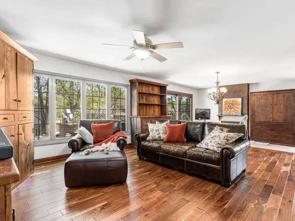 302 Delaware Drive, Bolingbrook, IL 60440