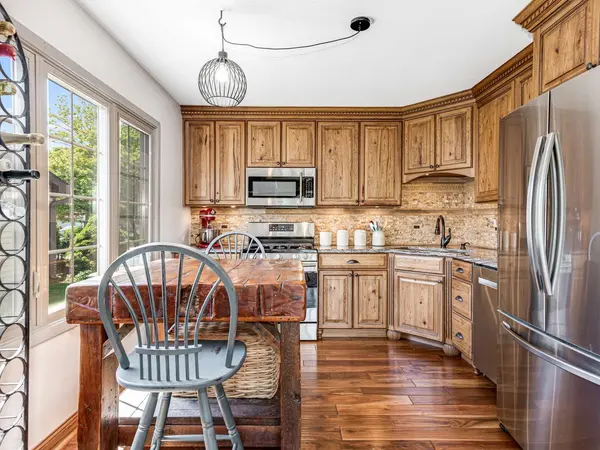 302 Delaware Drive, Bolingbrook, IL 60440