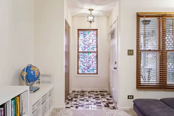 1552 Lighthouse Drive, Naperville, IL 60565