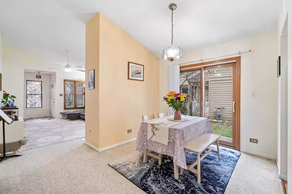 1552 Lighthouse DR, Naperville, IL 60565