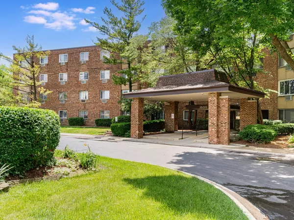 1500 Robin Circle #118, Hoffman Estates, IL 60169