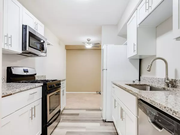 1500 Robin Circle #118, Hoffman Estates, IL 60169